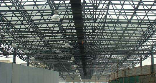 兖州听网架公司的名目师阐述其网架的季节个性